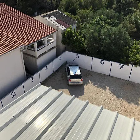 With A Parking Space - 17746 Lejlighed Vir